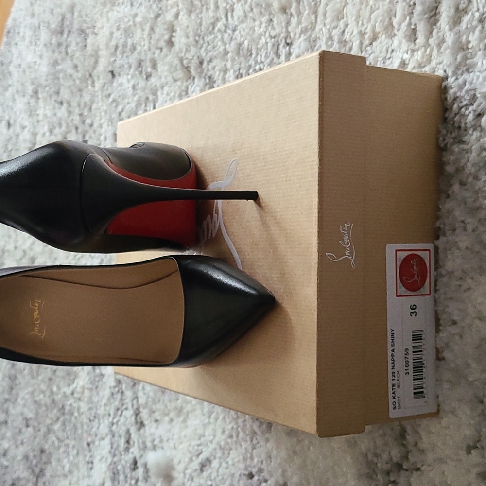 *Authentic* Christian Louboutin So Kate Pumps🔥🔥🔥